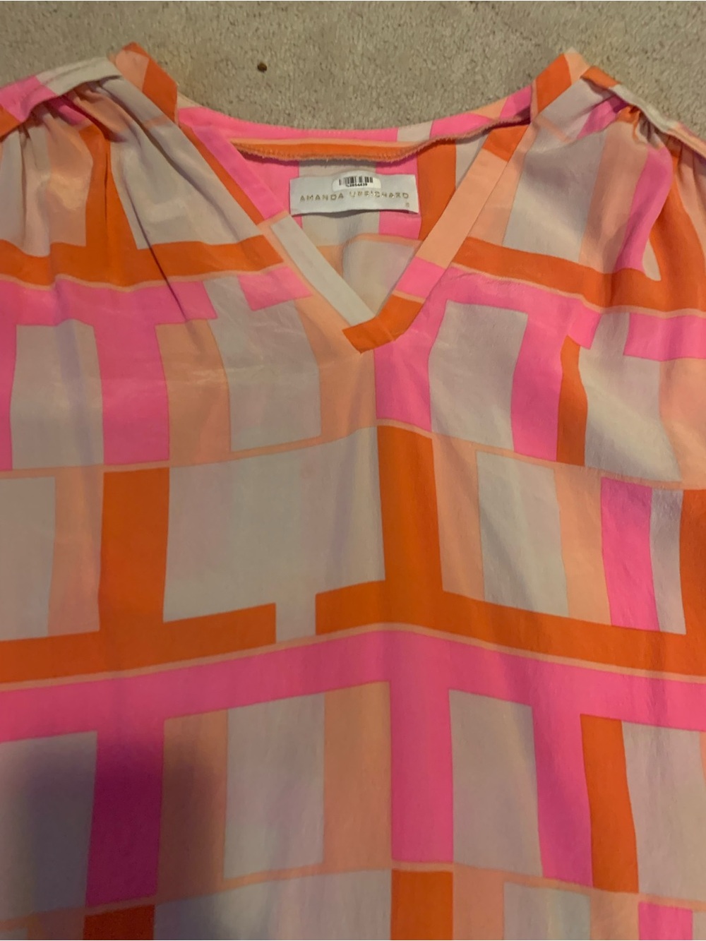 Amanda UPRICHARD 100% Silk Printed V-Neck Top in Pink & Orange - Picture 2 of 4